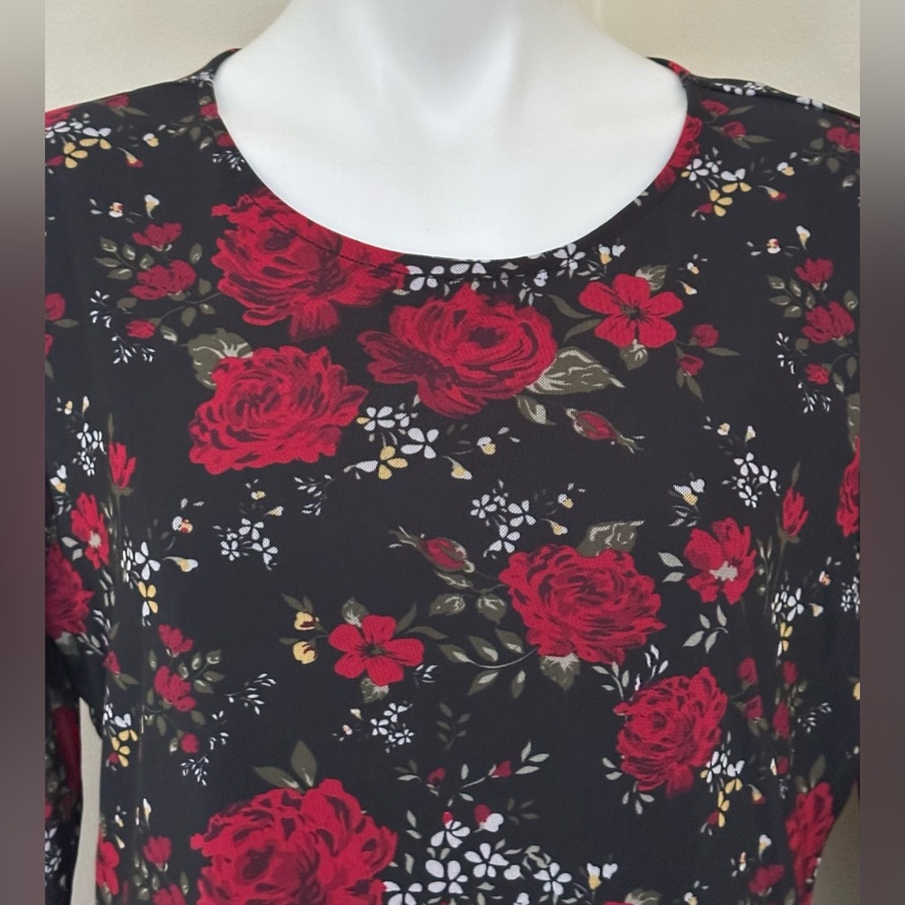 LACE Floral Black & Red Blouse With Sheer 3/4 Sleeves Sz XXL/2XG - Picture 6 of 14